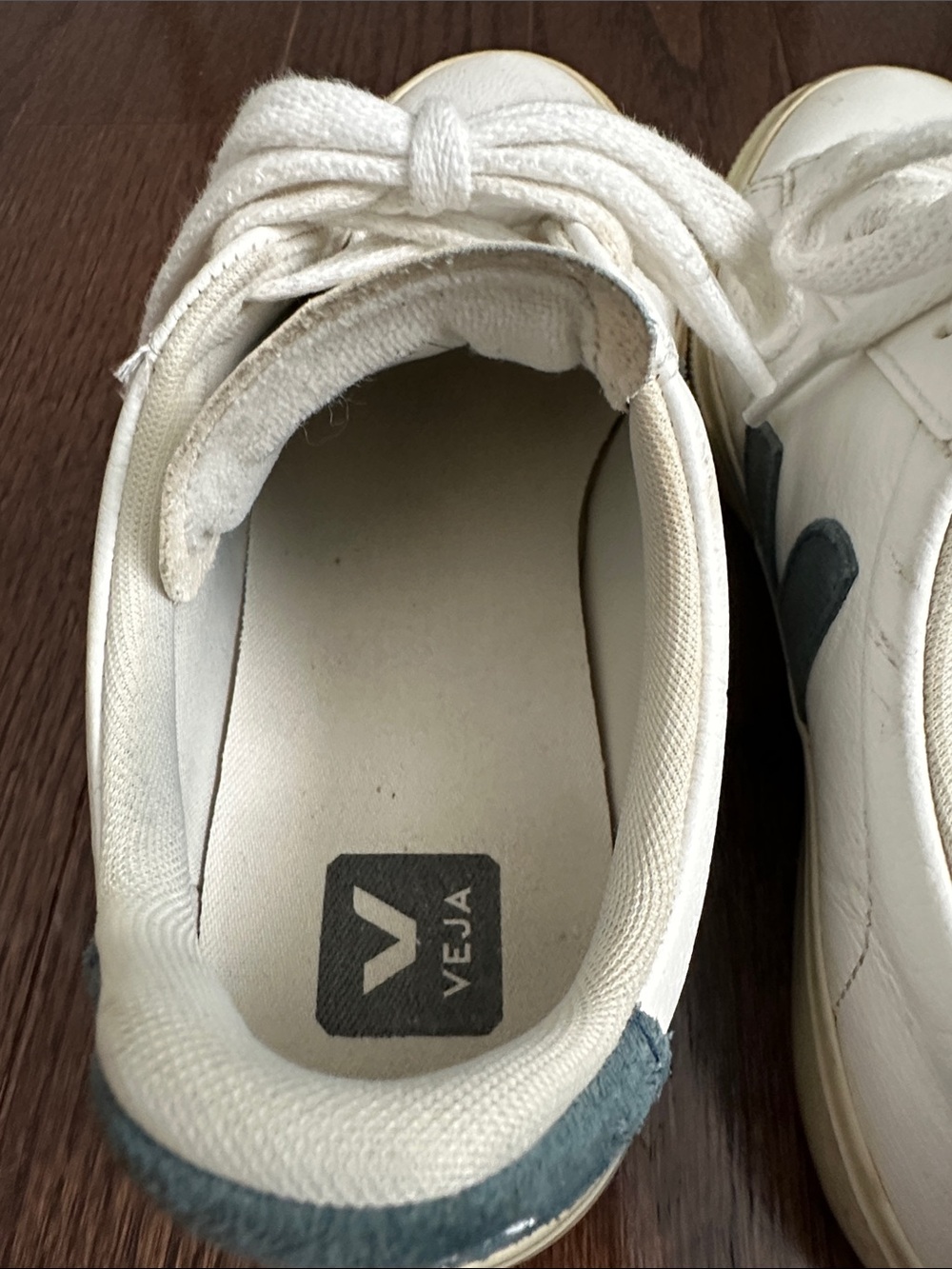 Veja White Leather Sneakers with Blue-Green V Accent. Size 7 - Picture 10 of 11